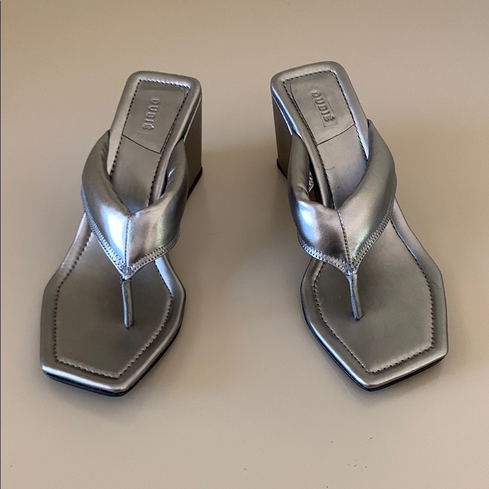 Dubie Border Flip Flop Sandal in Pewter size 37